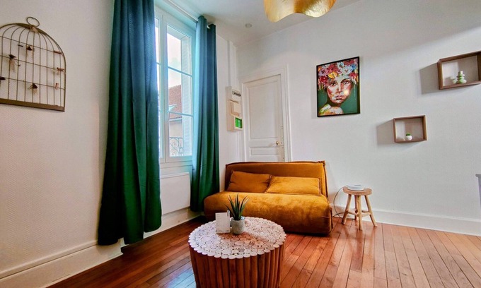 Auxerre Apartment | Home - Renan - Séjour à Auxerre