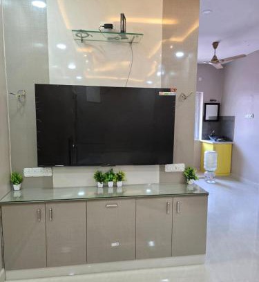 Kodambakkam Apartment | HOME STAY In TNAGAR E14