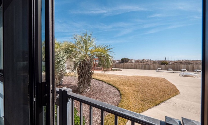 Wrightsville Beach Condo | Home sweet home! 2BR/2BA oceanfront condo w/pool