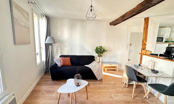 Notre-Dame Apartment | Home Up Pontoise