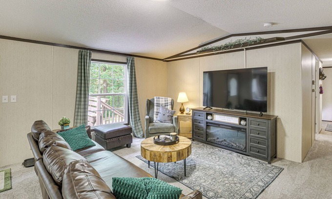 Wright City House | Home w/Trail Access on 19 Acres in Wright City!