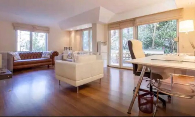 Tarabya Mahallesi Apartment | Home with a private garden in gated community