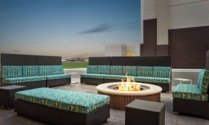 Brooklyn Park Hotel | Home2 Suites by Hilton Brooklyn Park Minneapolis