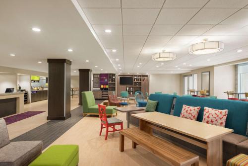 Woodbridge Hotel | Home2 Suites by Hilton Woodbridge Potomac Mills