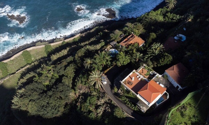 Los Realejos House | Home2Book Elegant Retreat: Pool & Nature Oasis