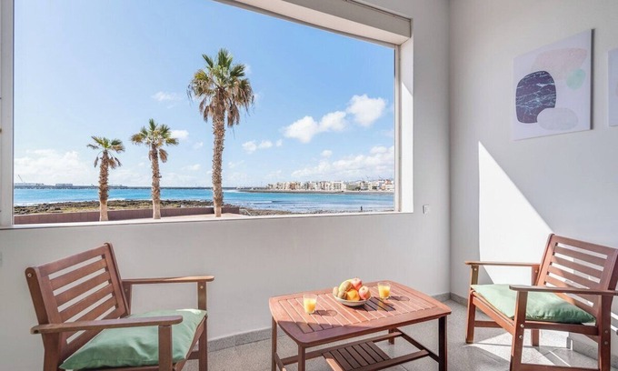 Playa de Arinaga Apartment | Home2Book Lovely Beachfront Apt Arinaga Green