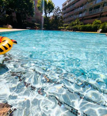 Vallauris Apartment | Home2Sea - Piscine, Jardin, studio cabine, 1 canapé lit convertible 2 ADULTES, 1 lit superposé triple 3 ENFANTS ou ADOS