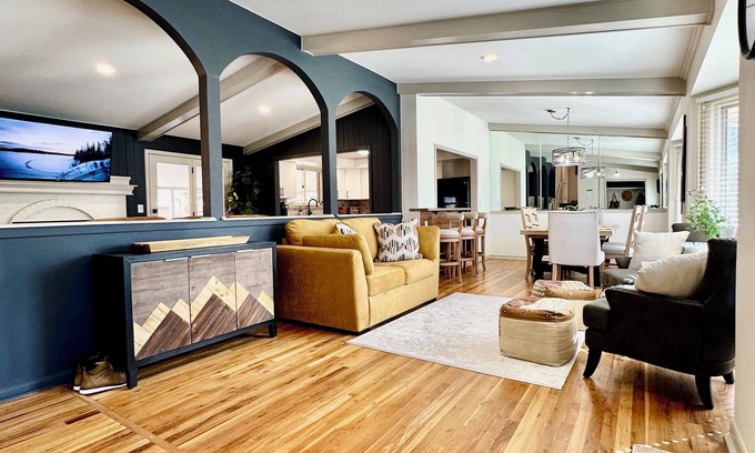 Littleton House | Homebase 4BR/3BA, Park, Fire-pit, Gym Equip, Theatre, Kids Room, Arcade, AC