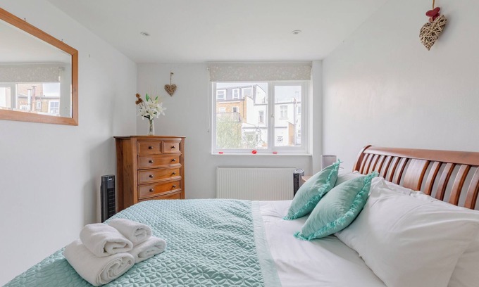 Battersea House | Homely 3BD House with Garden in Battersea