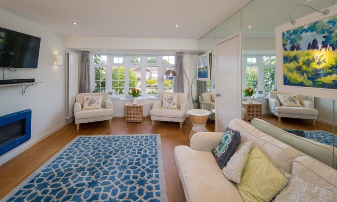 Bembridge Cottage | Homely, Elegant 3 bed property in the seaside village of Bembridge
