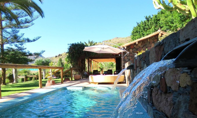 San Bartolome de Tirajana Villa | Homerez - Villa 15 km away from the beach for 4 ppl. with garden and terrace