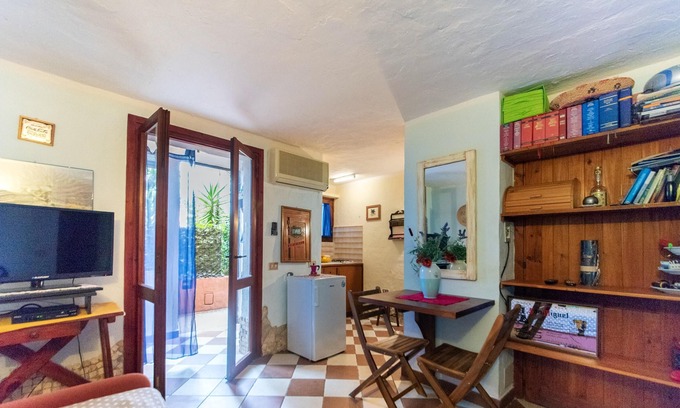 Case Peschiera-Lu Fraili Apartment | Homerez - Studio 2 km away from the beach for 2 ppl. at Case Peschiera-lu Fraili