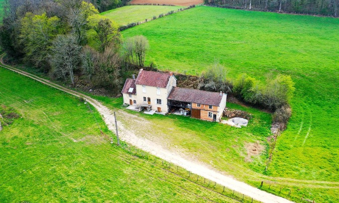 Bremur-et-Vaurois House | Homerez - Amazing house for 7 ppl. at Brémur-et-Vaurois