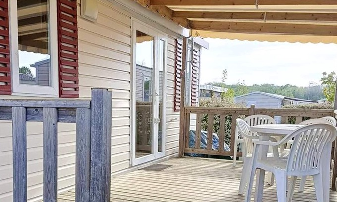 Coulanges House | Homerez - Amazing bungalow for 6 ppl. with shared pool and terrace at Onzain