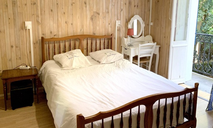 Neris-les-Bains Apartment | Homerez - Amazing appartement for 2 ppl. with balcony at Néris-les-Bains