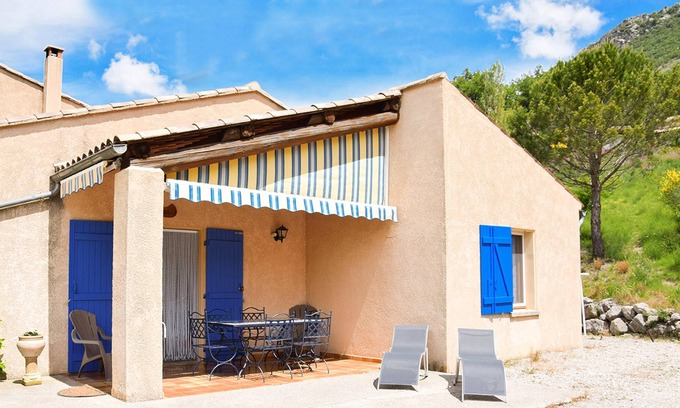 La Roche-sur-le-Buis Apartment | Homerez - Apartment for 6 people with shared pool, garden and terrace