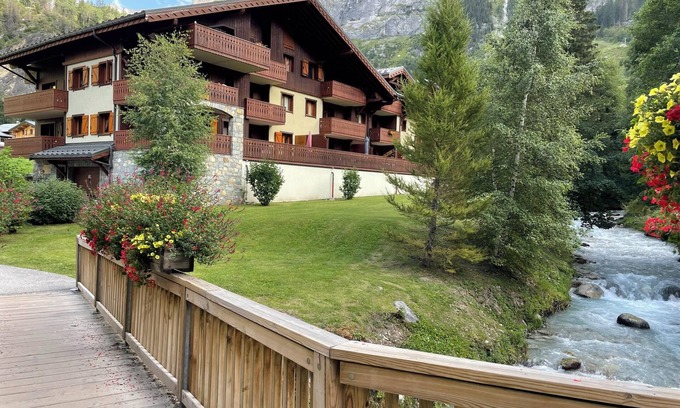 Pralognan-la-Vanoise Apartment | Homerez - Apartment in Pralognan with balcony