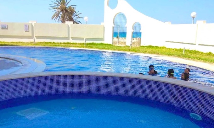 Hergla Apartment | Homerez - Apartment for 4 pers. with shared pool and balcony in Hergla