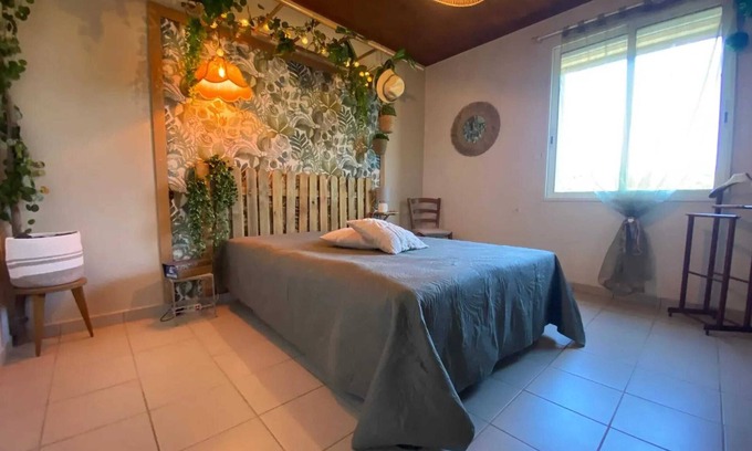 Aigues-Mortes Apartment | Homerez - Apartment Aigues-Mortes