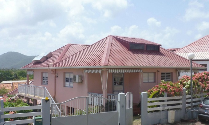 Sainte-Anne Apartment | Homerez - Apartment in Sainte-Anne