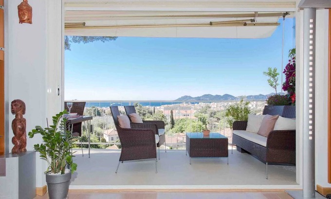 Cannes Apartment | Homerez - Apartment in Cannes, terrace, fireplace
