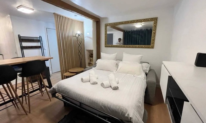 Malakoff Apartment | Homerez - Apartment in Malakoff