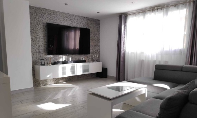 Uzes Apartment | Homerez - Apartment Uzès, near city centre