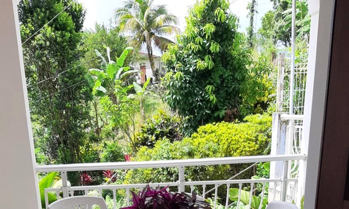 Sainte-Marie Apartment | Homerez - Appartement 6 km away from the beach for 4 ppl. at Sainte-Marie