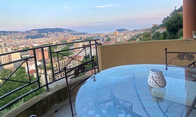 Pasteur Apartment | Homerez - Appartement 4 km away from the beach for 5 ppl. with sea view at Nice