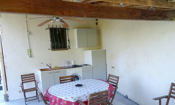 Castagniers Apartment | Homerez - Appartement 15 km away from the beach for 4 ppl. with shared pool