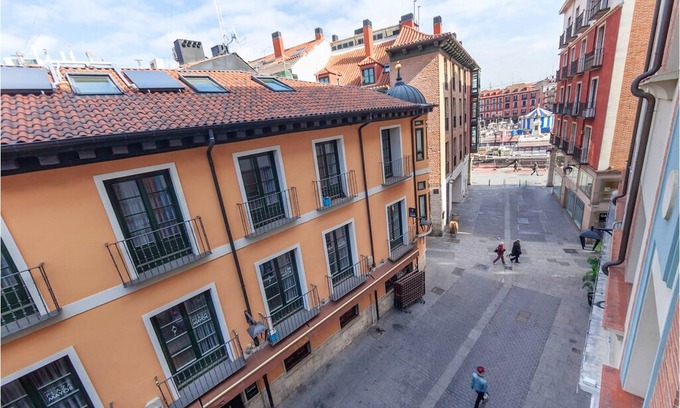 Valladolid City Centre Apartment | Homerez - Beautiful appartement for 5 ppl. at Valladolid