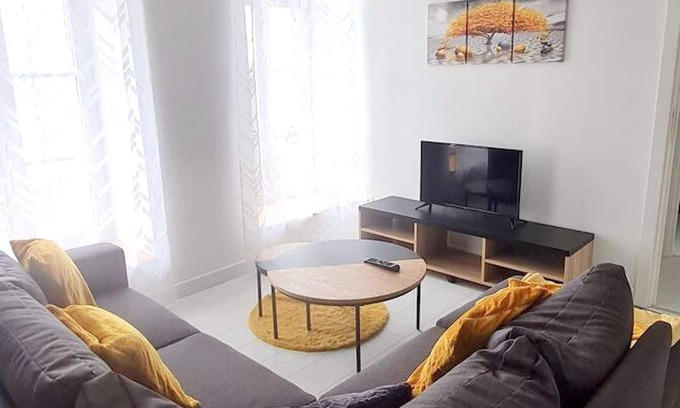 Rocroi Apartment | Homerez - Beautiful appartement for 6 ppl. at Rocroi