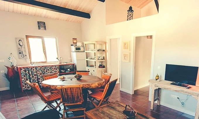 Canamero House | Homerez - Beautiful house for 6 ppl. with shared pool and terrace at Cañamero