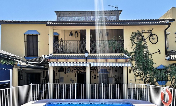 Palenciana Villa | Homerez - Big villa for 18 ppl. with swimming-pool and terrace at Palenciana