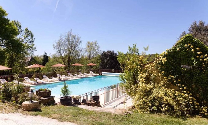 Sarlat-la-Caneda Ski Chalet | Homerez - Chalet Sarlat-la-Canéda