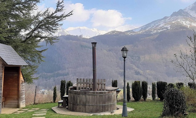 Arrens-Marsous Ski Chalet | Homerez - Chalet in Arrens-Marsous.