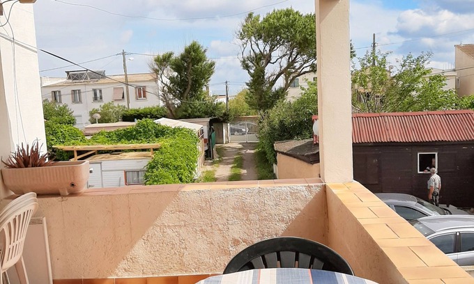 Frontignan Apartment | Homerez - Charming Apartment in Frontignan with Private Balcony