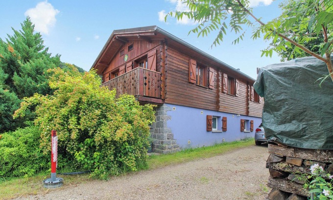 Stosswihr Ski Chalet | Homerez - Charming Chalet in Stosswihr with Mountain View + Balcony