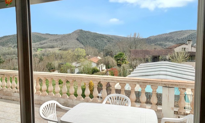Saint-Gery House | Homerez - Charming house in Saint-Géry with shared pool