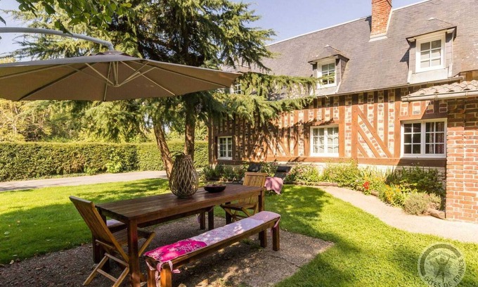 Annebault House | Homerez - Charming house in Annebault with fenced garden and barbecue