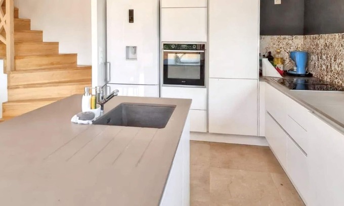 Roquebrun House | Homerez - Charming House in Roquebrun with Lake View 100 m²