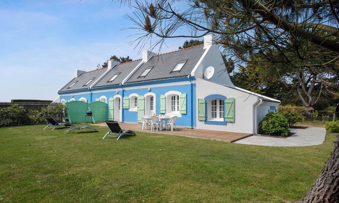 Bangor House | Homerez - Charming House in Bangor with Garden and Fireplace