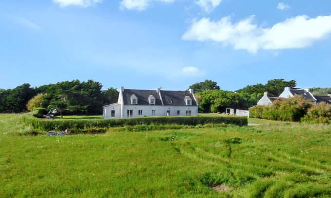 Sauzon House | Homerez - Charming House in Sauzon with Garden and Terrace