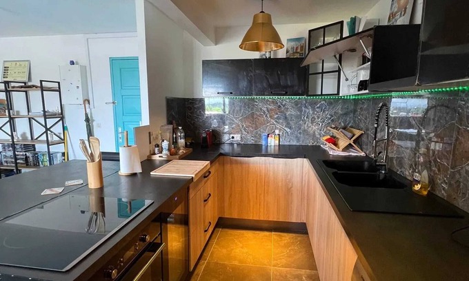 Ducos Apartment | Homerez - Cozy Apartment in Ducos