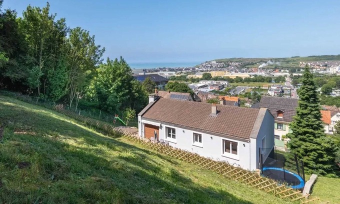 Le Treport House | Homerez - Cozy house with garden in Le Tréport
