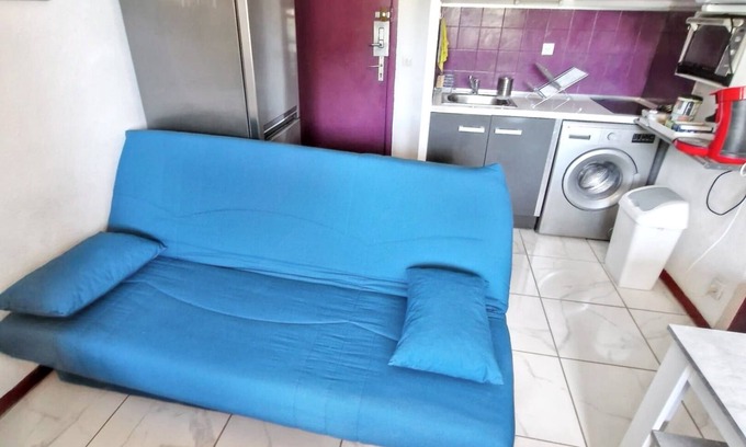 Port Rive Gauche Apartment | Homerez - Flat in Gruissan, shared pool