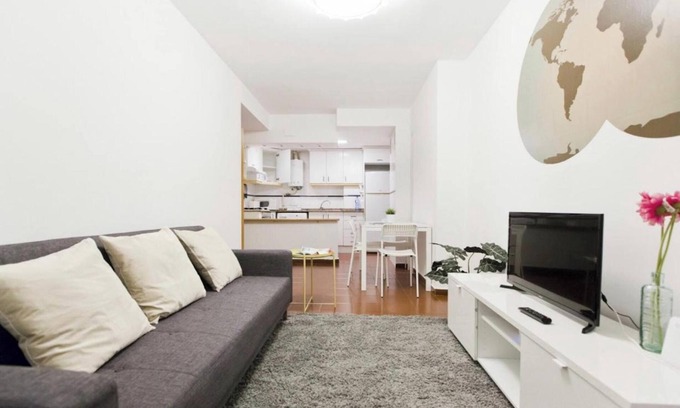 Valencia City Centre Apartment | Homerez - Flat in Valencia - parking