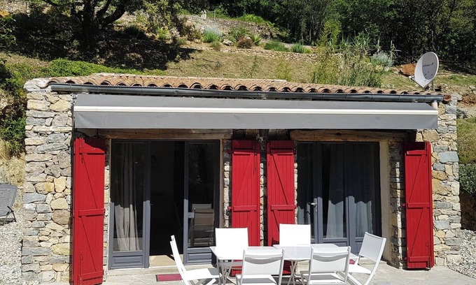 Saint-Julien-de-la-Nef House | Homerez - House in Saint-Julien
