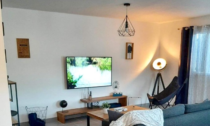 Saint-Pierre-de-Clairac House | Homerez - House for 7 ppl. with swimming-pool at Saint-Pierre-de-Clairac