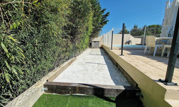 Saint-Privat-des-Vieux Villa | Homerez - Villa in Saint-Privat-des-Vieux